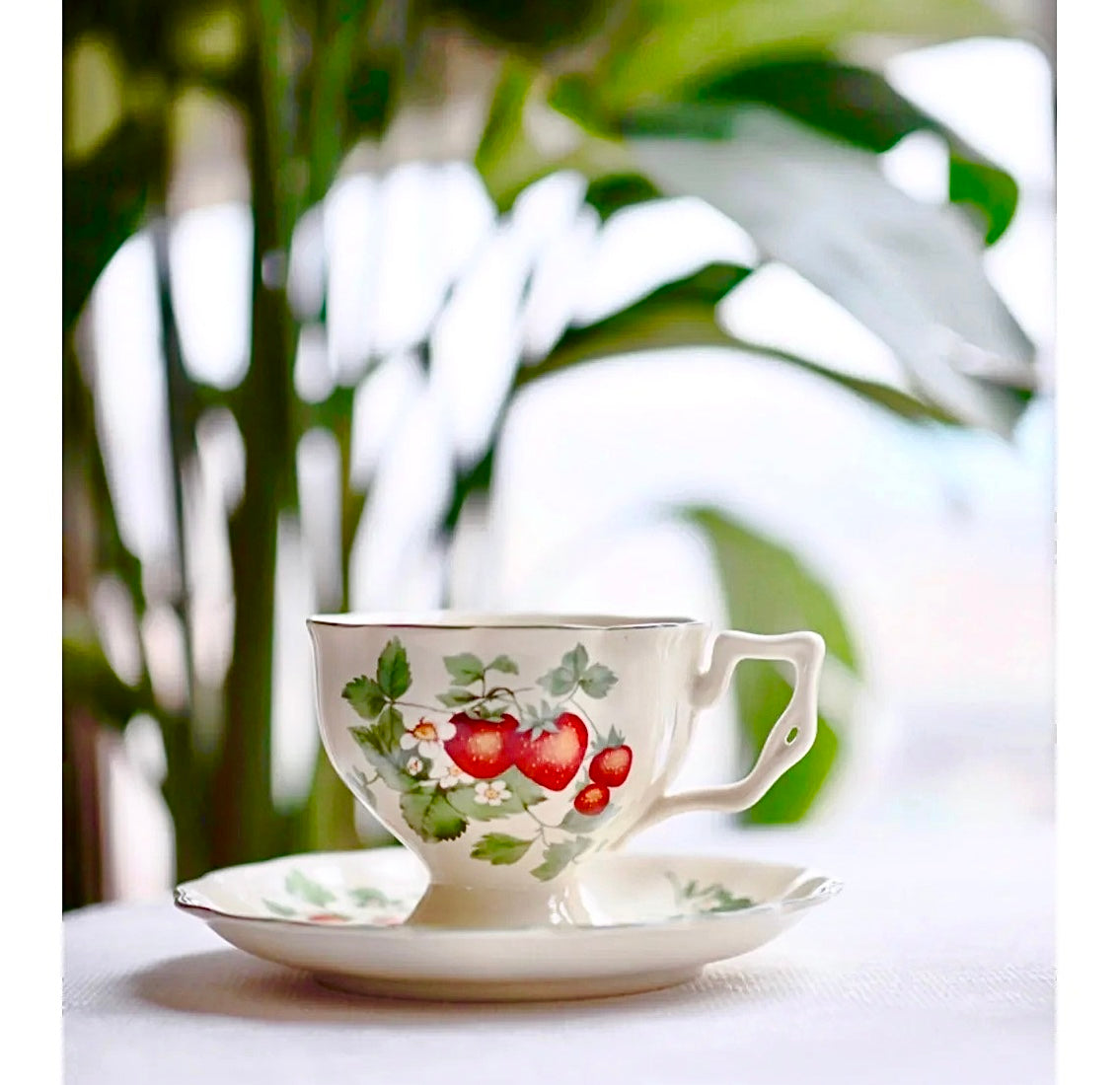 Strawberry Ceramic Cup Set 220ml (Gift Box)