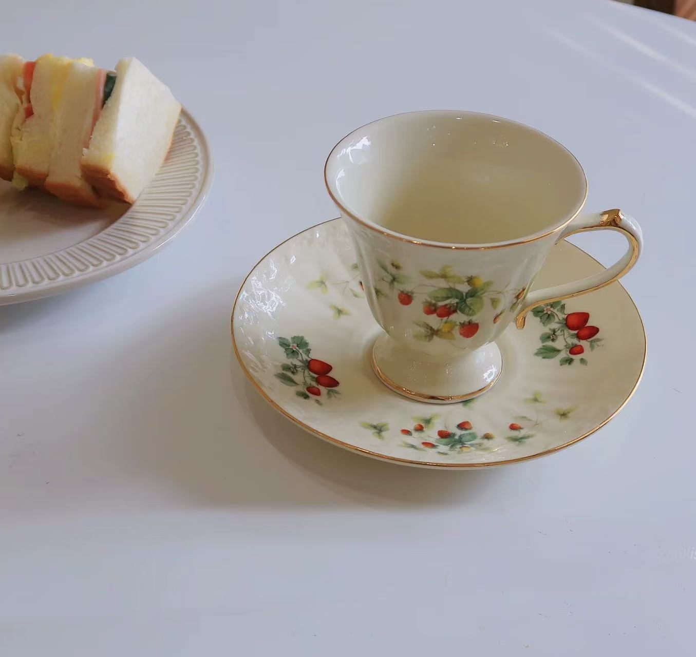 Strawberry Ceramic Cup Set 250ml (Gift Box)