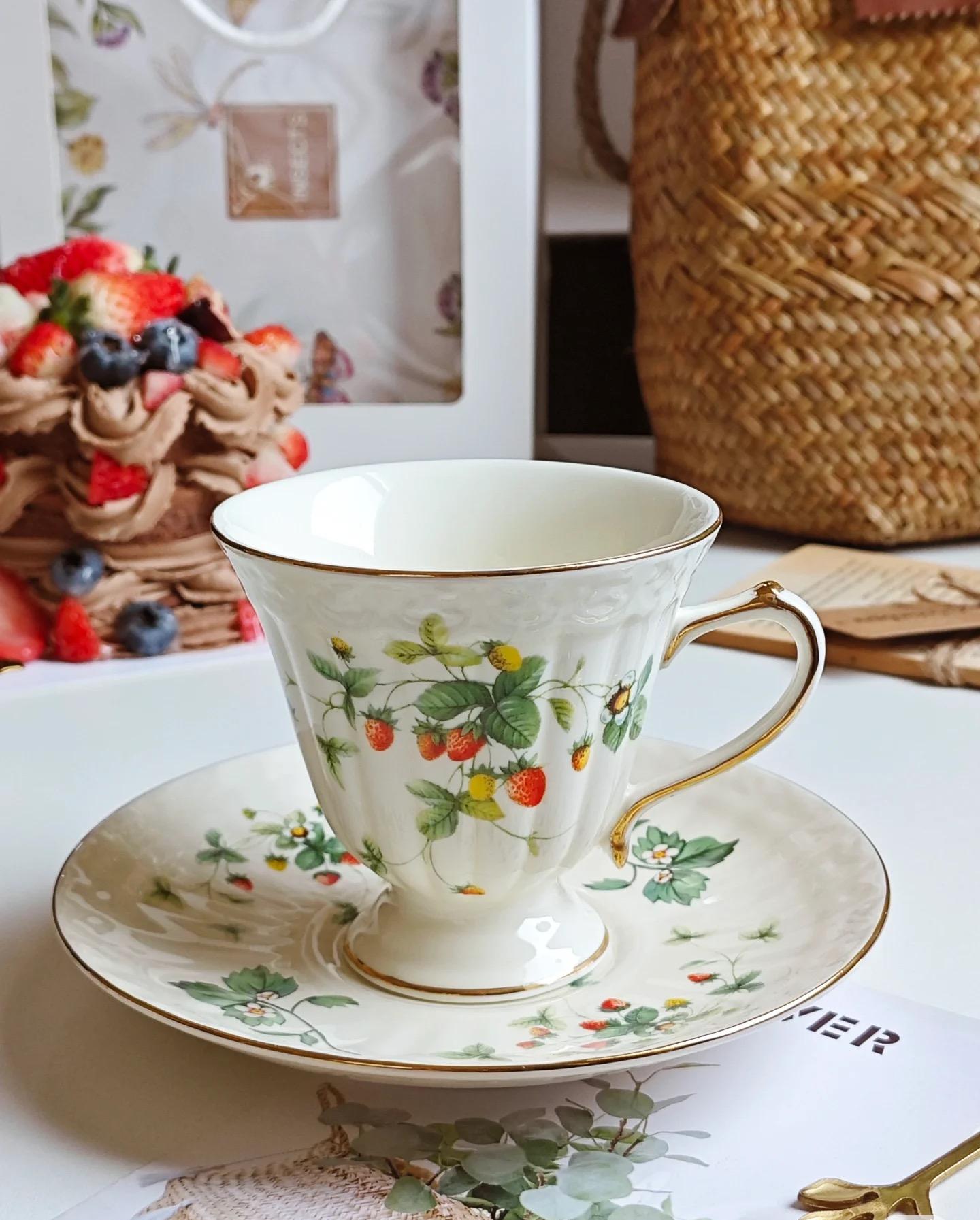 Strawberry Ceramic Coffee Tea Cup Set 250ml (gift package)