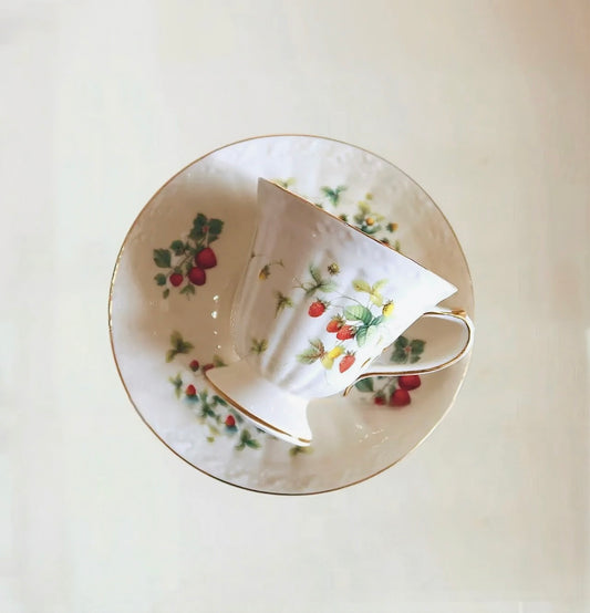 Strawberry Ceramic Cup Set 250ml (Gift Box)