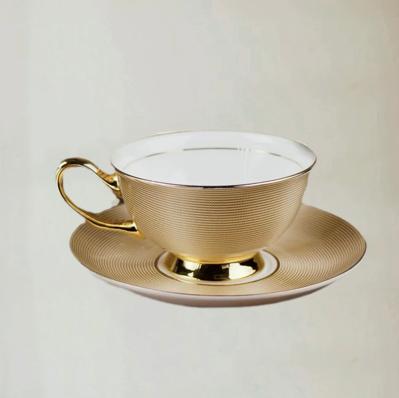 Gold Ribbed Cup Set Bone China 220ml(Gift Box)