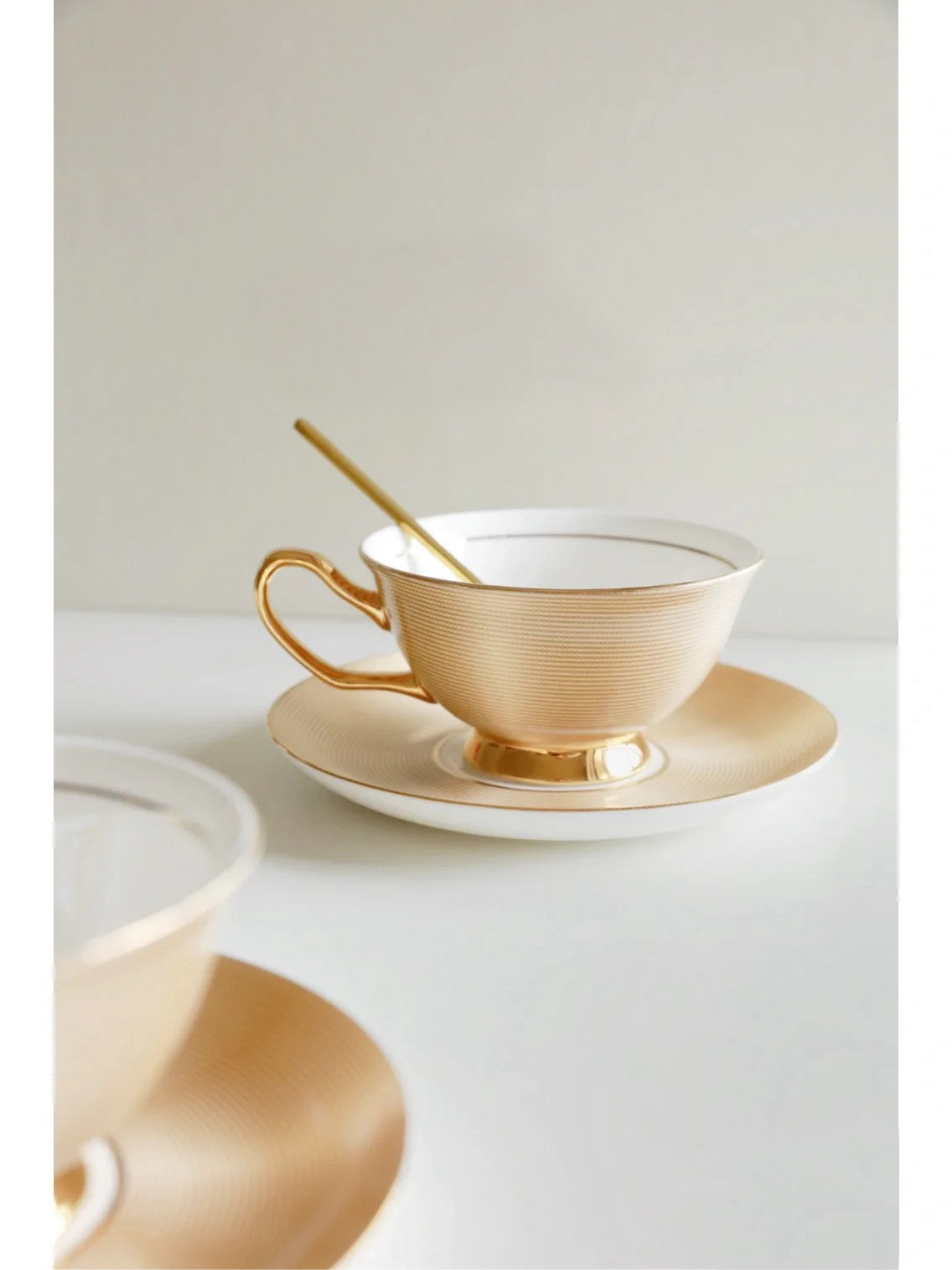 Gold Ribbed Cup Set Bone China 220ml(Gift Box)