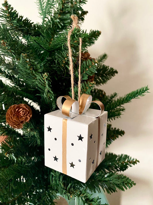Light - Up Star - Cutout Gift Box Christmas Ornament