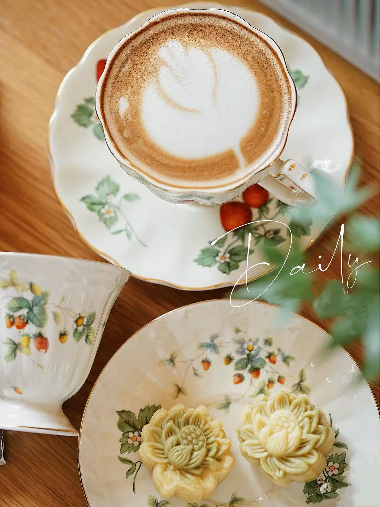 Strawberry Ceramic Cup Set 250ml (Gift Box)