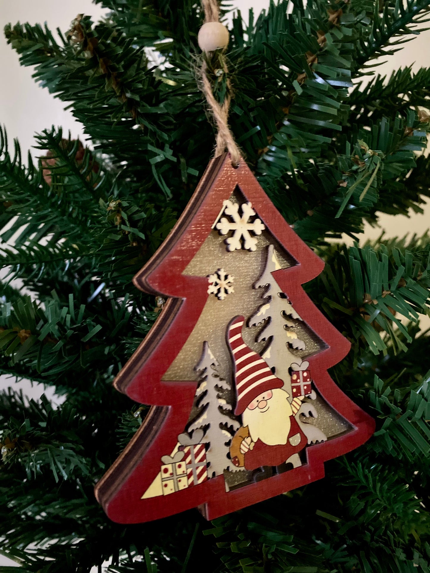 Lighted Wooden Christmas Tree Ornament (Snowflakes)