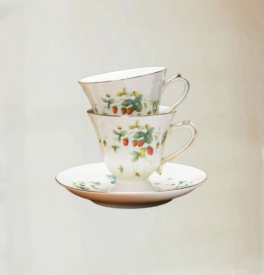 Strawberry Ceramic Cup Set 250ml (Gift Box)